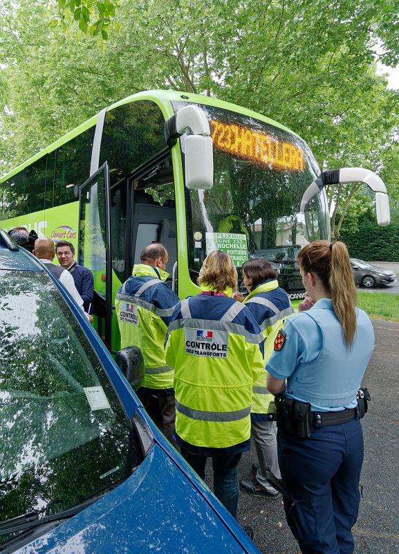 Contrôle de bus « grandes lignes »