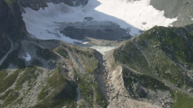 Crue torrentielle liée à la vidange brutale du lac pro-glaciaire de la Patinoire (Pralognan-la-Vanoise, 27 Juillet 1964) Crue torrentielle liée à la vidange brutale du lac pro-glaciaire de la Patinoire (Pralognan-la-Vanoise, 27 Juillet 1964)